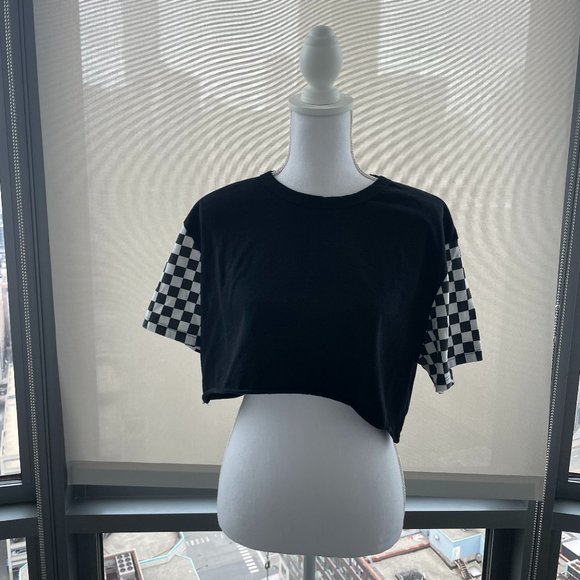 Emma & Sam Black tshirt crop top with checker sleeves - Picture 3 of 7